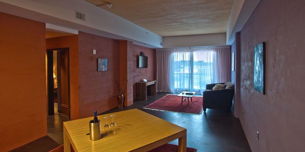 2 King Corner Suite