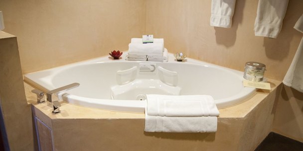 Corner Spa Suite